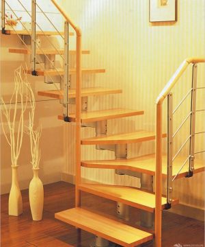 温馨装修风格钢木楼梯设计效果图欣赏