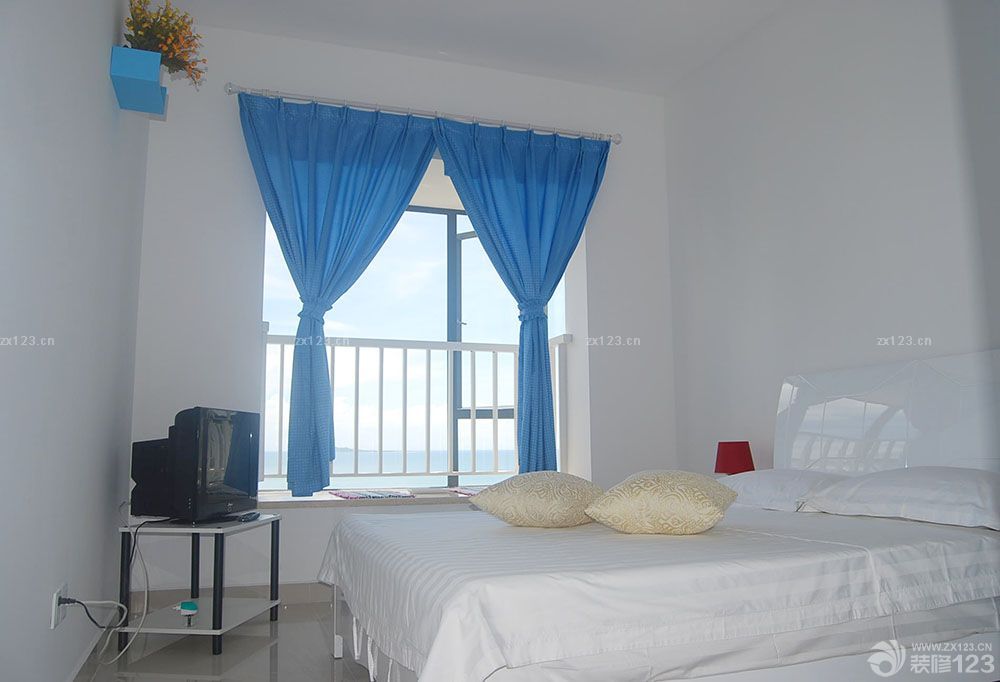 极简主义现代风格室内飘窗护栏设计