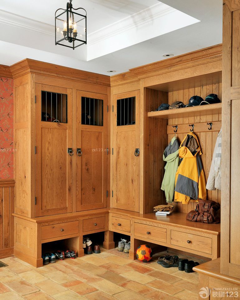 整体衣帽间收纳柜设计图片欣赏