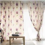 2025温馨小客厅紫色窗帘装修效果图