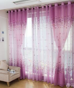 2023温馨大客厅紫色窗帘装修设计图片