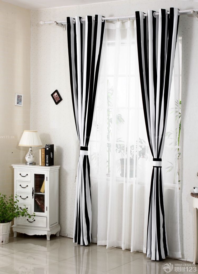 2025时尚地中海小客厅黑白窗帘效果图