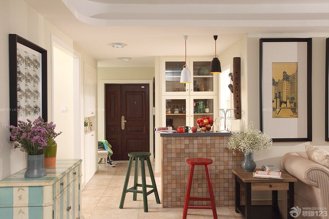 最新个性田园风家庭吧台木质高凳装修效果图大全