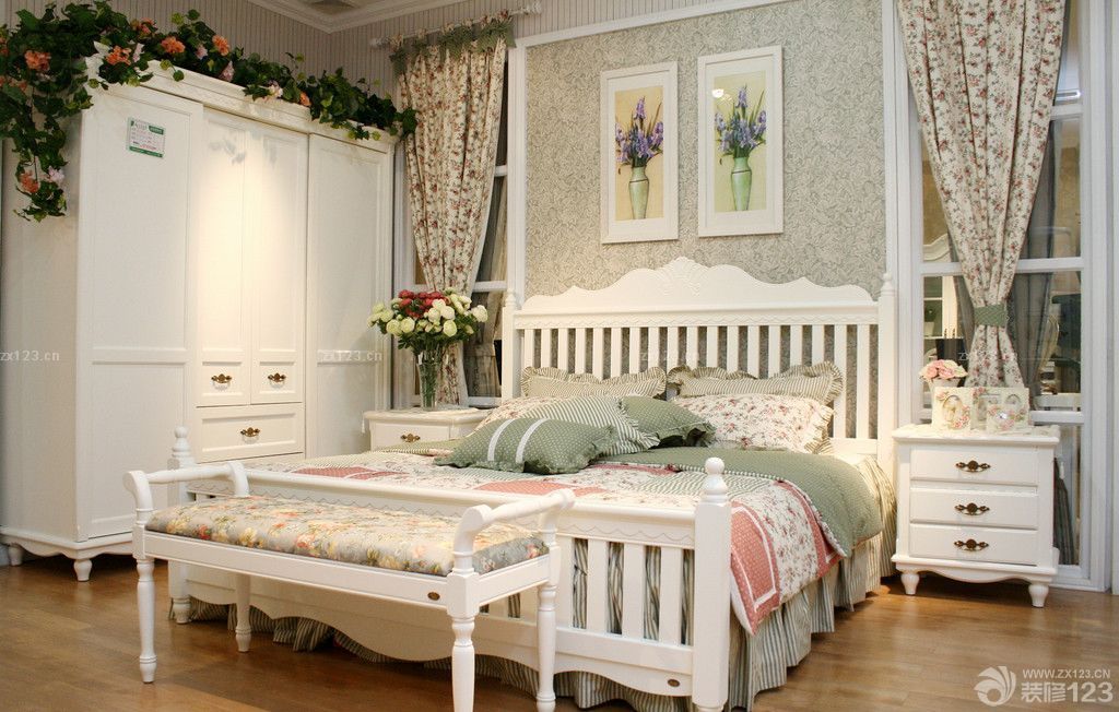 英式装修风格索菲亚衣柜效果图片欣赏