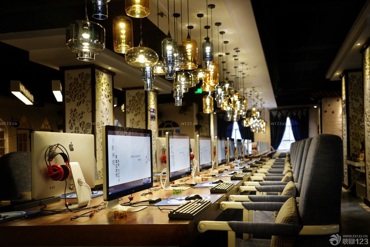 2025经典网吧桌椅装修实景图