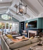 地中海混搭风格客厅桑拿板吊顶装修效果图欣赏