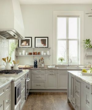 现代家居厨房置物架装修案例