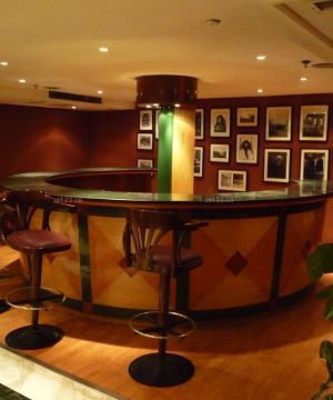 2025最新现代酒吧吧台高凳设计实景图欣赏