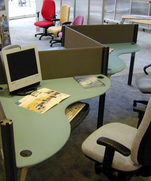 2023小型办公室美时办公家具设计效果图