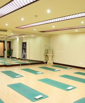 2025健身会所瑜伽室镜子现代简约风格装修实景图欣赏