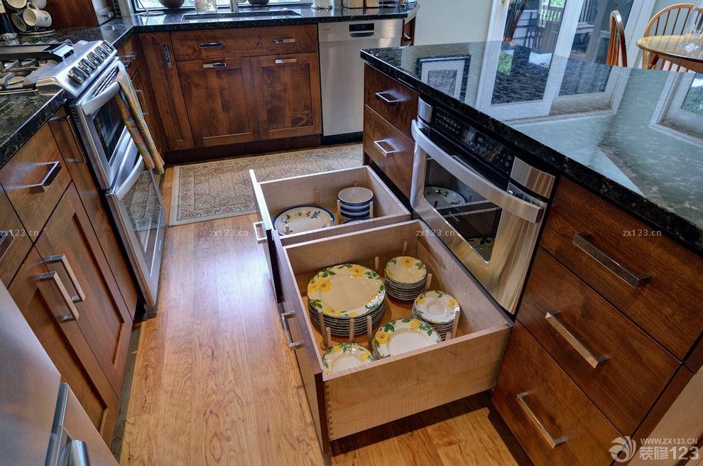 美式室内实木整体橱柜设计效果图欣赏