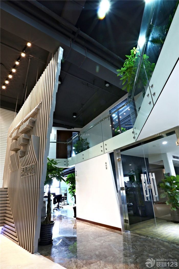 现代风格写字楼隔断装修图片