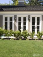 美式乡村别墅入户门口绿化效果图片