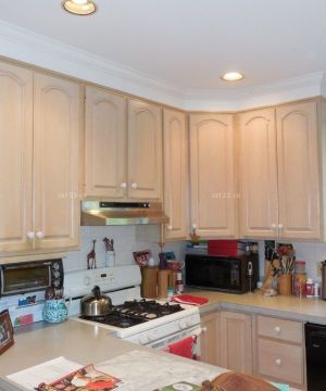 家庭厨房实木整体橱柜装修效果图片