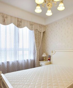 小户型卧室小花窗帘装修设计图片
