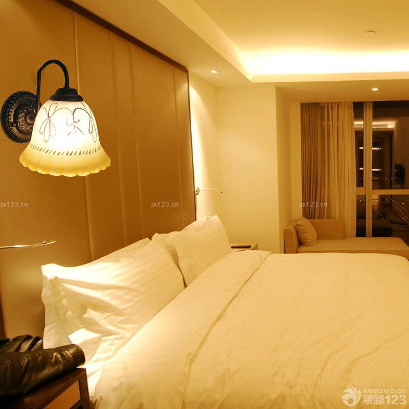 10平米卧室欧式壁灯装修效果图