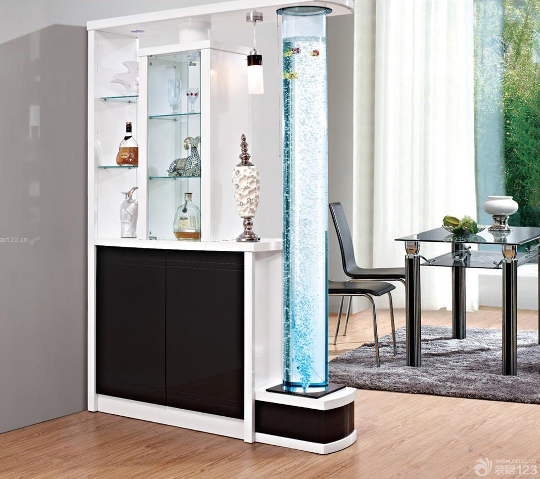 最新现代风格客厅玄关酒柜隔断装修图片