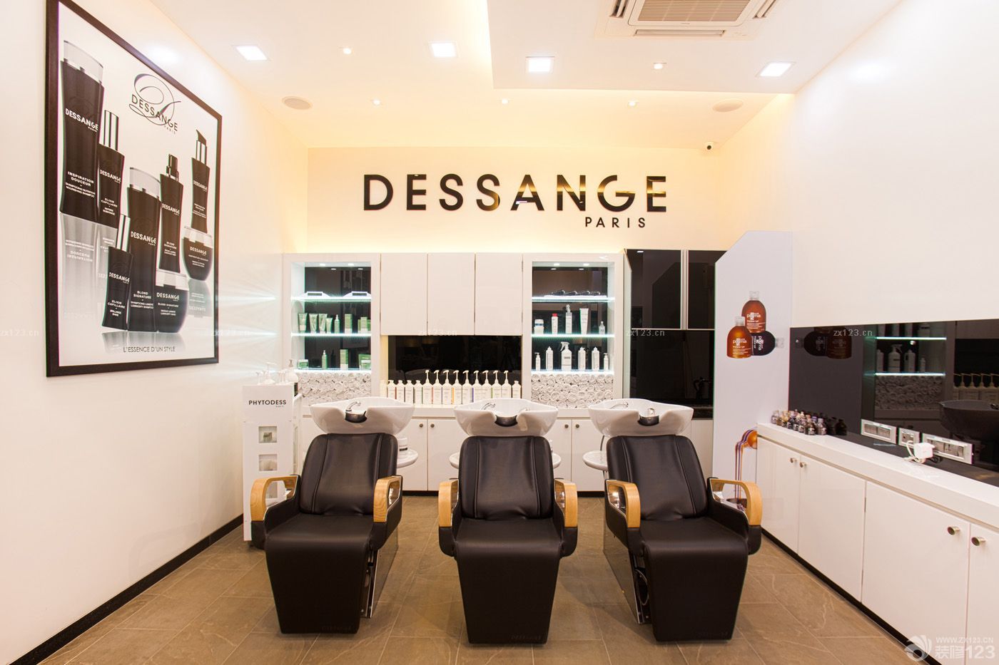 温馨美容美发店会所效果图欣赏