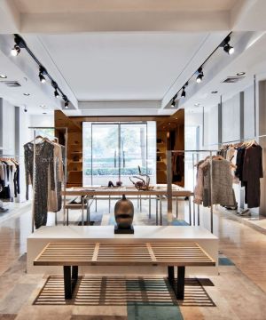 2025服装店大厅射灯装修设计效果图片