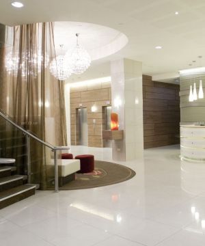 最新快捷酒店大堂旋转楼梯装修实景图欣赏