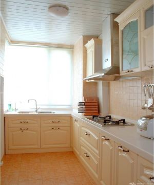65平房子欧式风格厨房整体橱柜装修效果图片