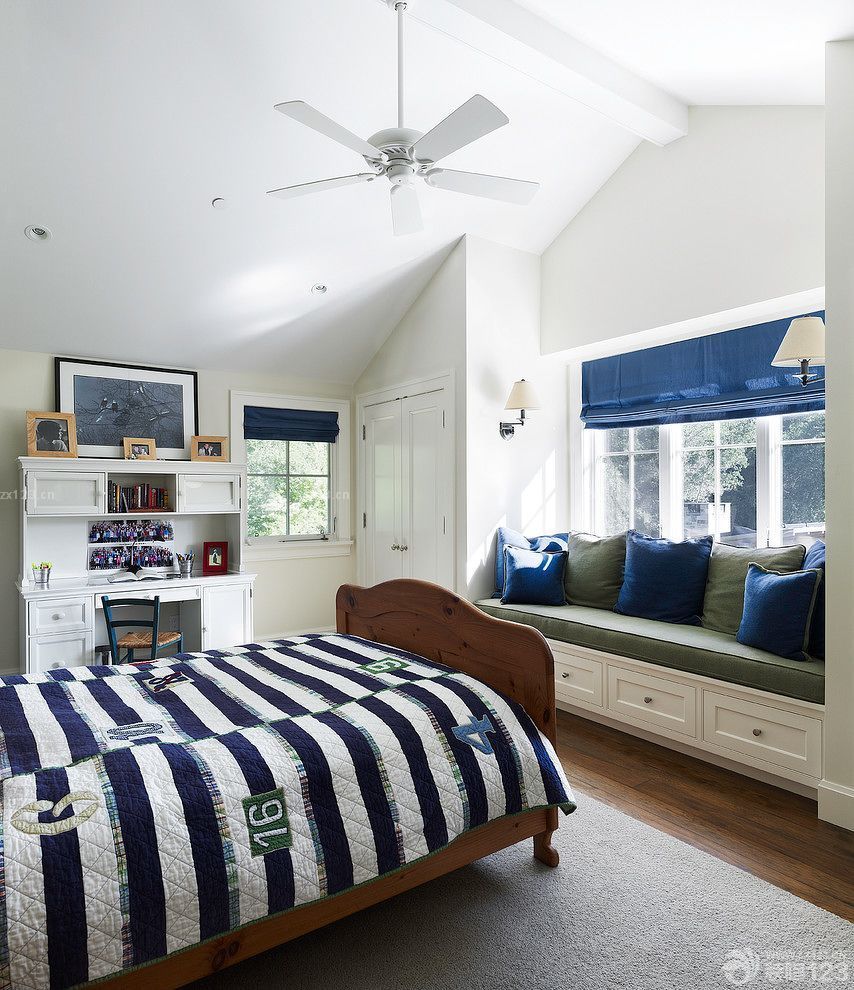 卧室飘窗垫装饰图片