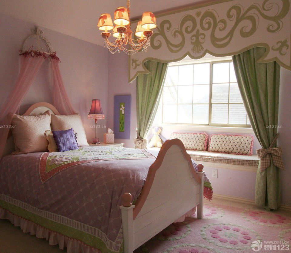 可爱儿童房飘窗垫设计效果图欣赏