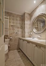欧式风格镜子瓷砖铺贴厕所装修效果图欣赏