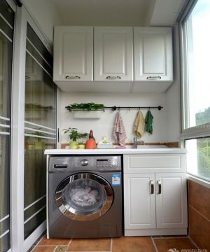 家庭阳台改洗衣房装修效果图片