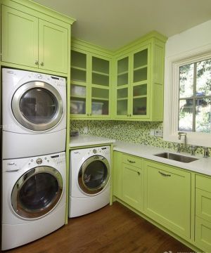 洗衣房绿色玻璃橱柜装修效果图片大全