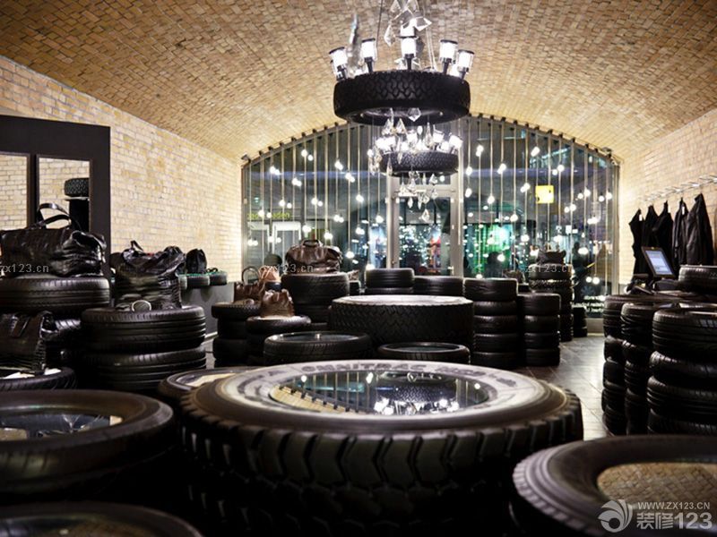 最新汽车饰品店仿古砖吊顶时尚设计效果图