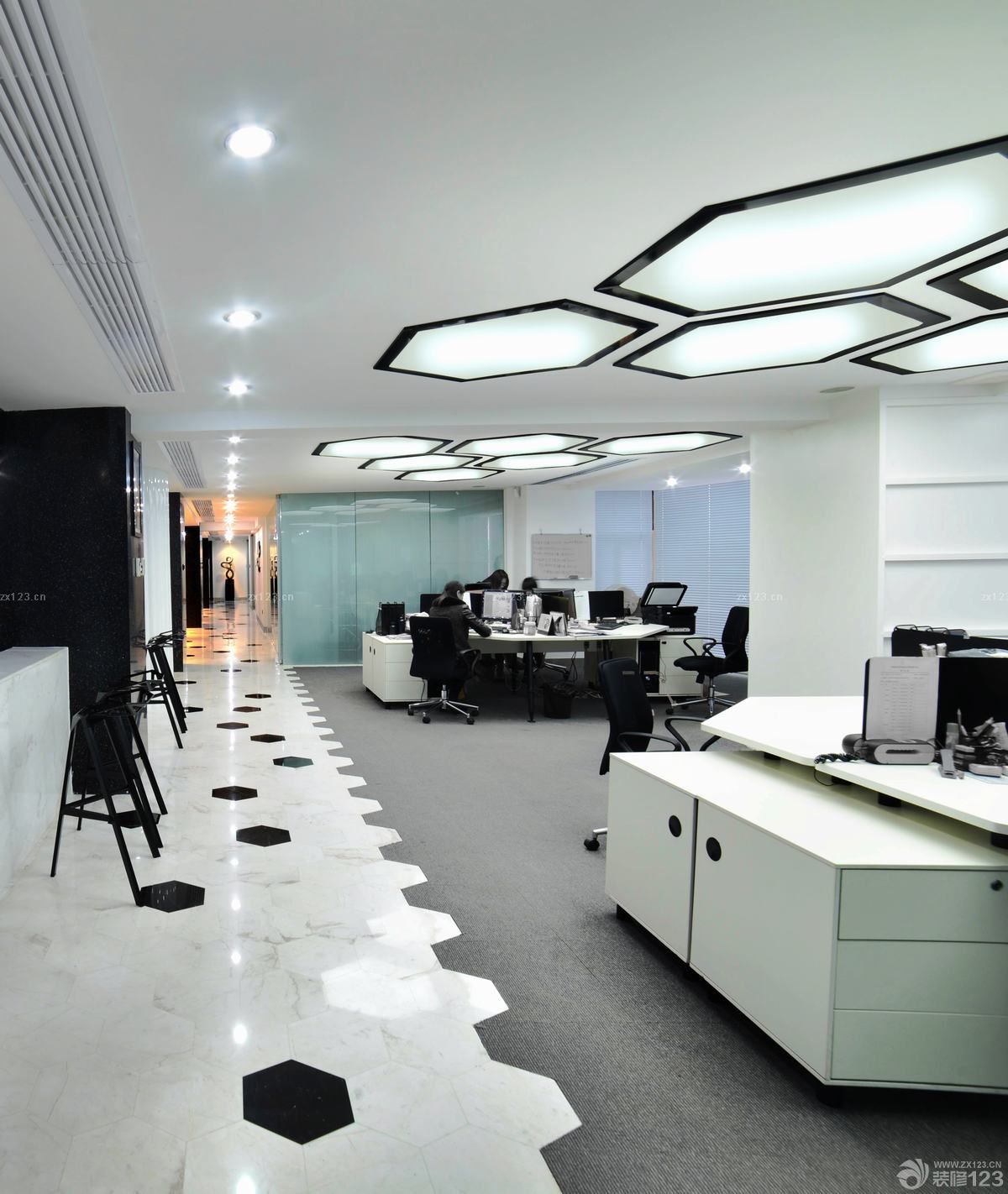 写字楼办公室吊顶造型效果图片大全