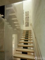 2025室内铁艺楼梯扶手装修效果图欣赏