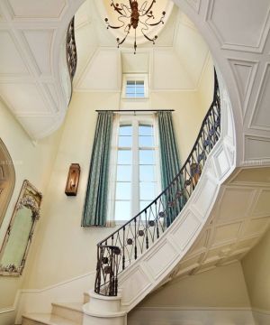 美式古典样板房铁艺楼梯扶手装修图片欣赏