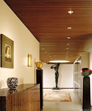 入户花园玄关实木橱柜装修实景图欣赏