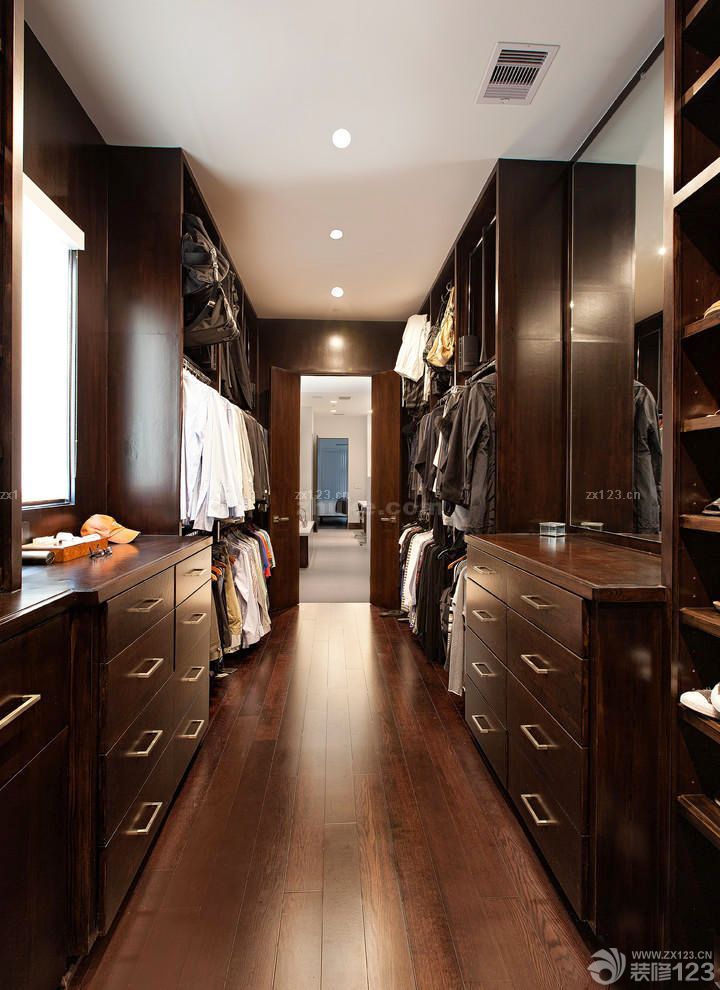 2025古典主义风格玄关衣帽间陈列图