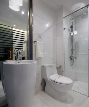 卫生间玻璃隔断墙创意白色洗手池装修效果图欣赏