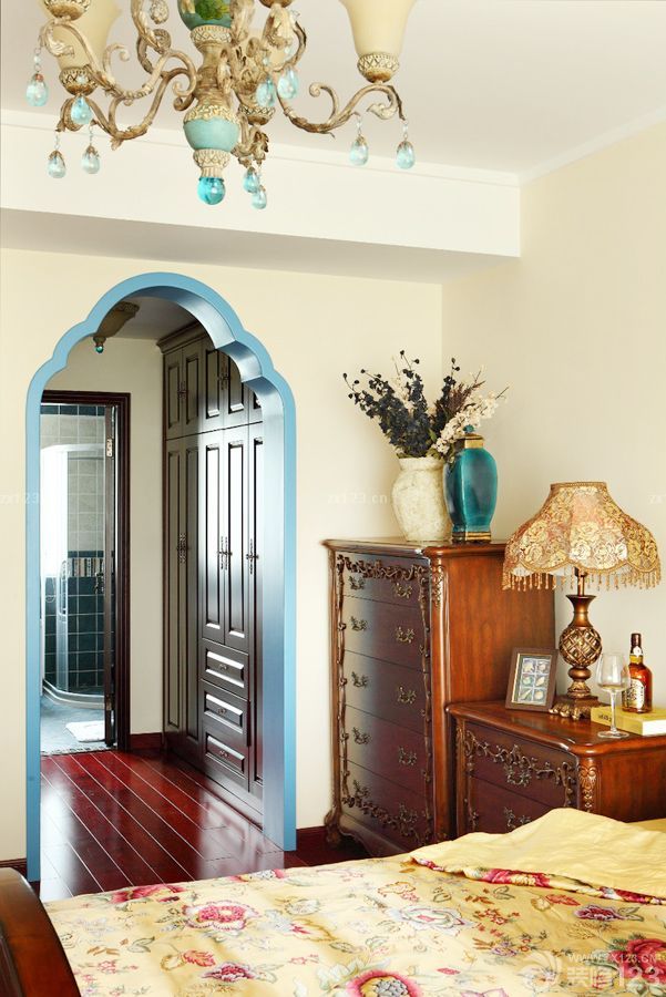 卧室蓝色门框设计效果图