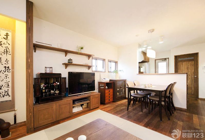 小户型日式客厅餐厅一体设计图片