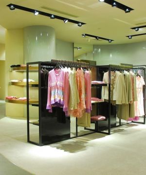 2025个性服装店筒灯设计效果图欣赏
