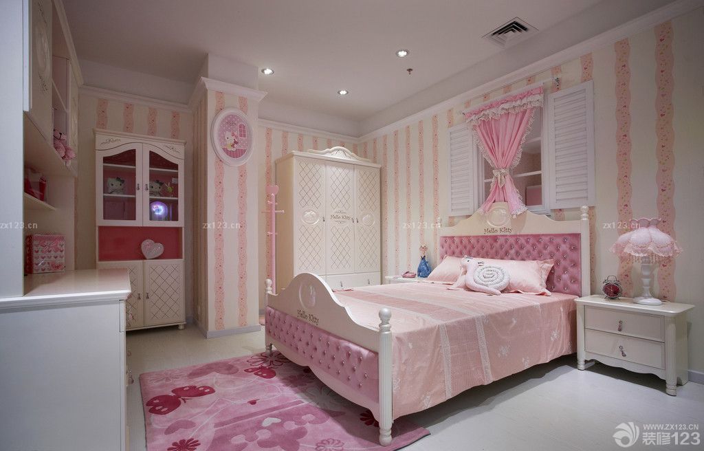 女孩温馨卧室柜子效果图