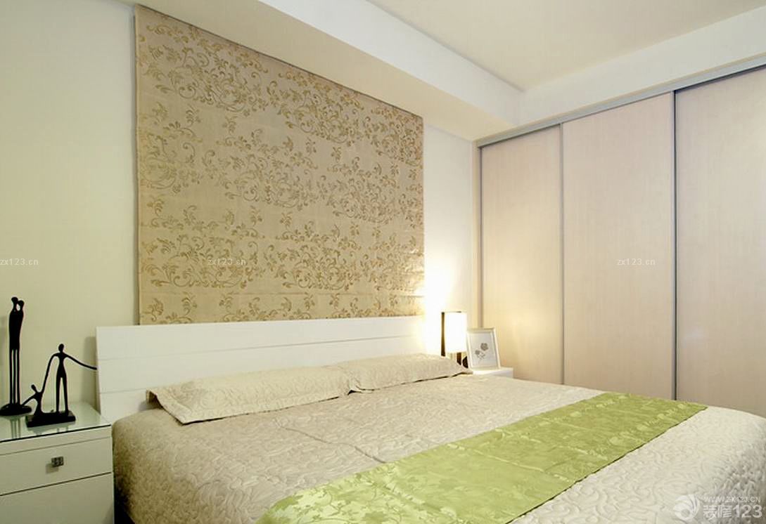 最新现代简欧风格主卧室装修样板间