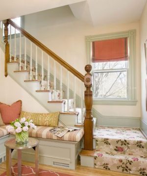 最新美式小别墅房屋楼梯设计图片欣赏