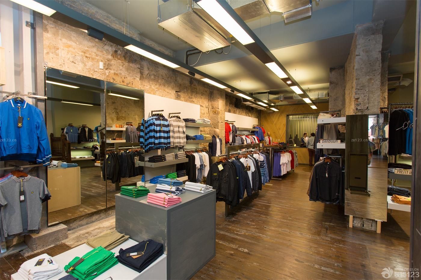 2025最新美式风格服装店面设计装修实景图