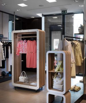 2025服装店面设计创意展示柜装修