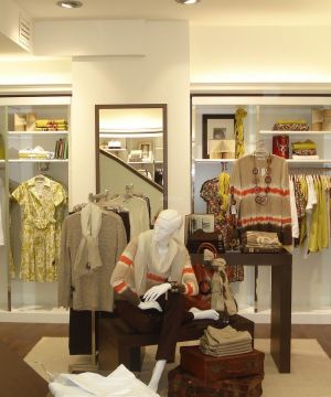 温馨风格服装店面设计装修实景图片