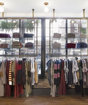 2025私营小服装店墙砖墙面装修实景图