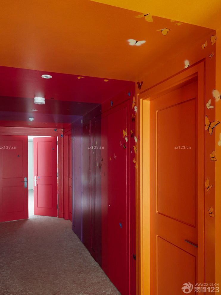 2025中式风格橙色门家装设计图