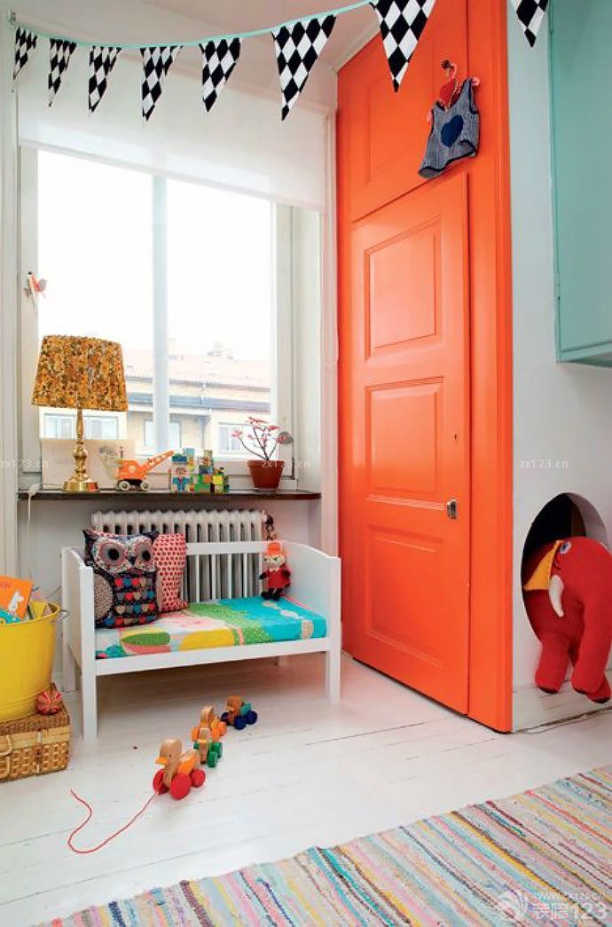 温馨美式风格儿童房样板间橙色门装潢效果图2023