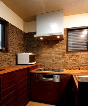 日式复古家居小厨房设计效果图片